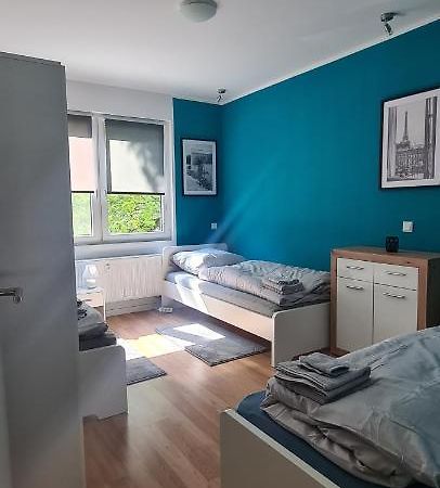 Schoene 2 Zimmer Apartment In Krefeld City, Monteur Wohnung Netflix & Prime Buitenkant foto