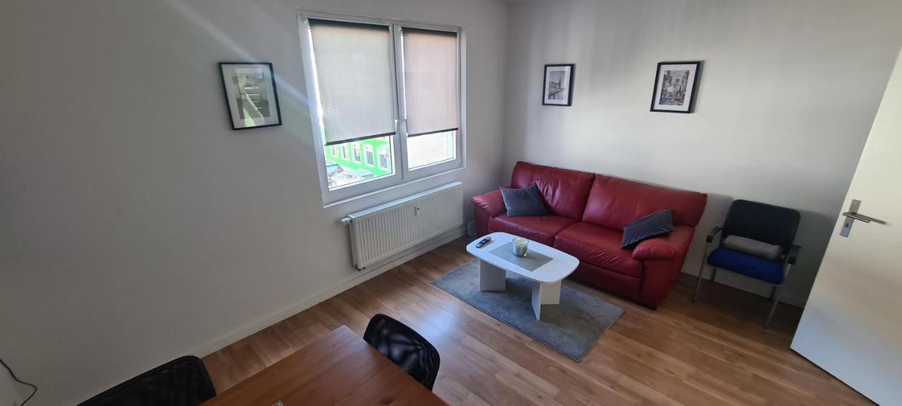 Schoene 2 Zimmer Apartment In Krefeld City, Monteur Wohnung Netflix & Prime Buitenkant foto