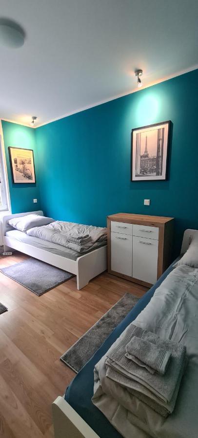 Schoene 2 Zimmer Apartment In Krefeld City, Monteur Wohnung Netflix & Prime Buitenkant foto